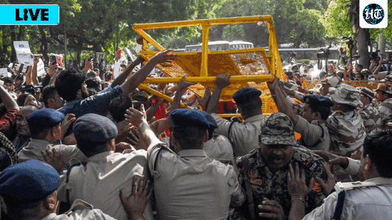 Delhi protests live: IYC holds reclaim Jantar Mantar march amid heavy ...