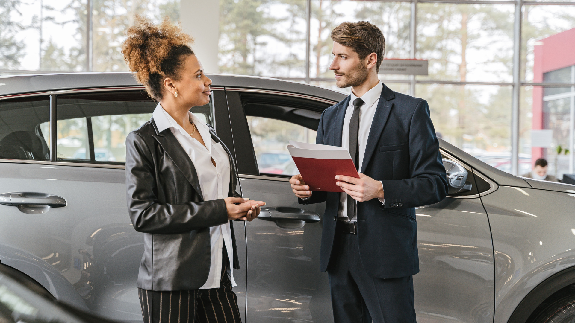 20 things car salespeople notice about you instantly