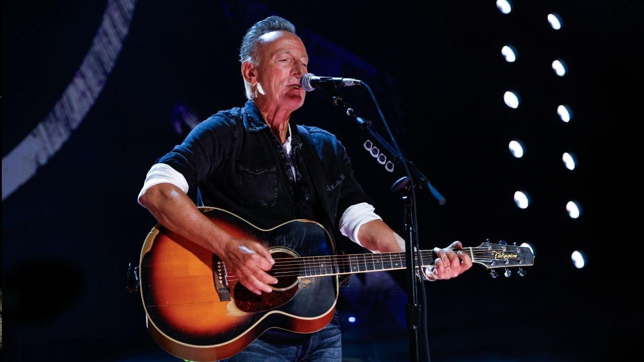 Springsteen honors Renee Good and Alex Pretti at 'Power to the People ...