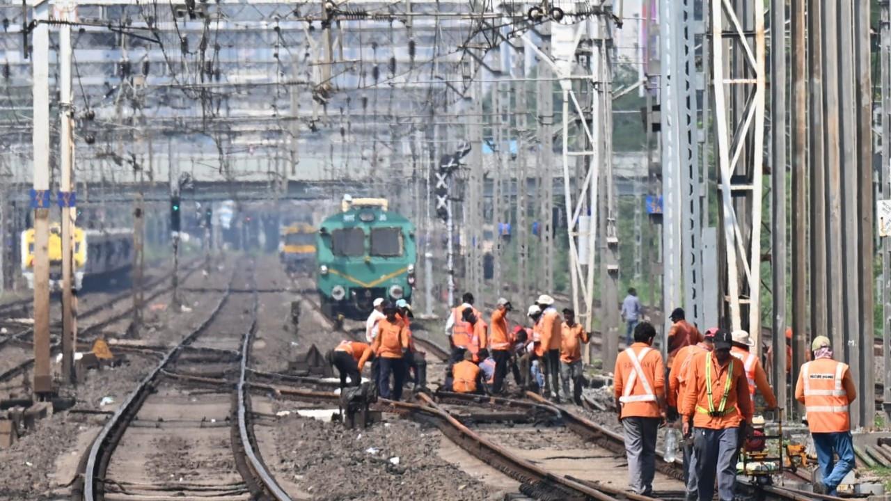 In photos Mumbai local train services affected due to jumbo block ...