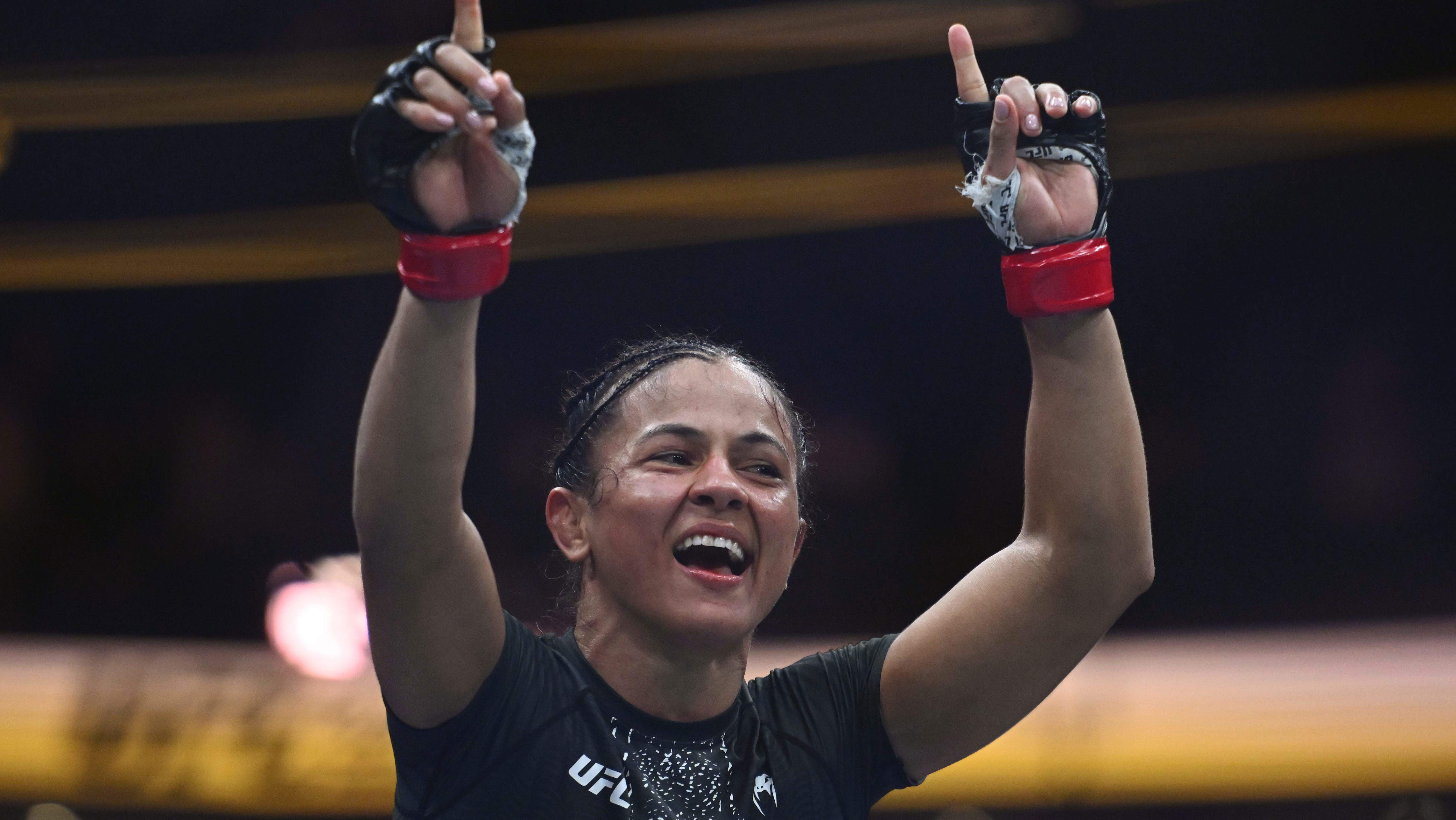 Natália Silva wins flyweight title against Wang Cong in Salt Lake City