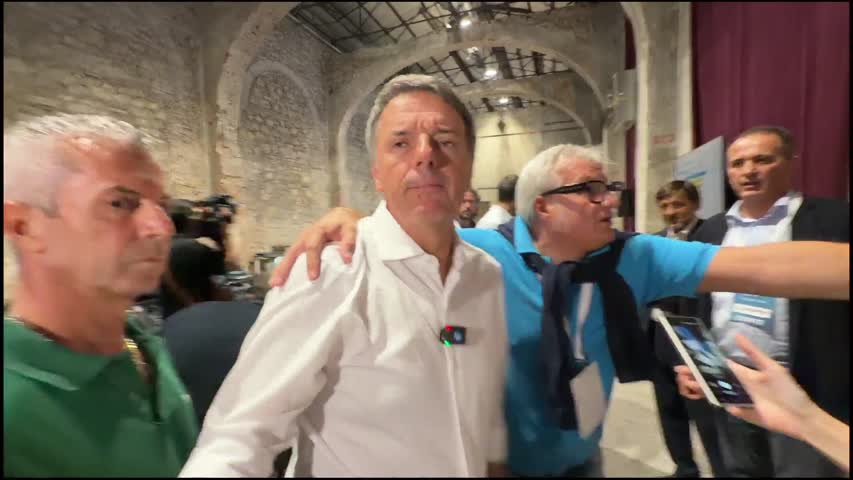 Renzi as Clint Eastwood between the toaster guarantee and the 
