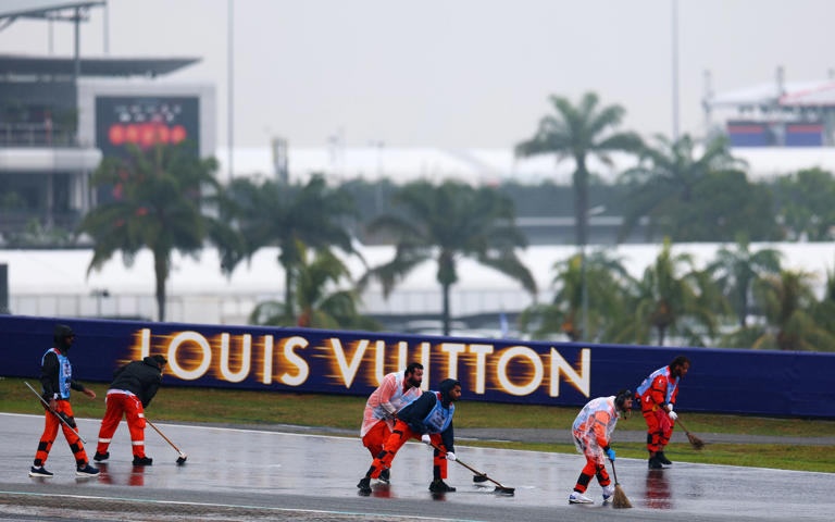 What time will the Bahrain Grand Prix start? Heavy rain causes chaos
