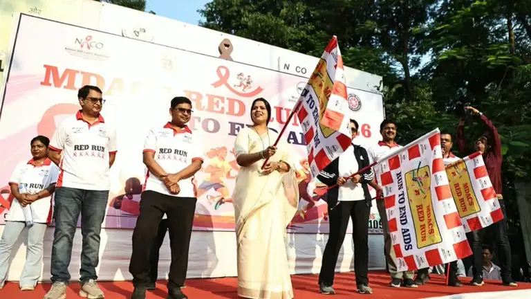 Mumbai Mayor Ritu Tawde flags off Red Run 2026 to raise HIV and AIDS ...