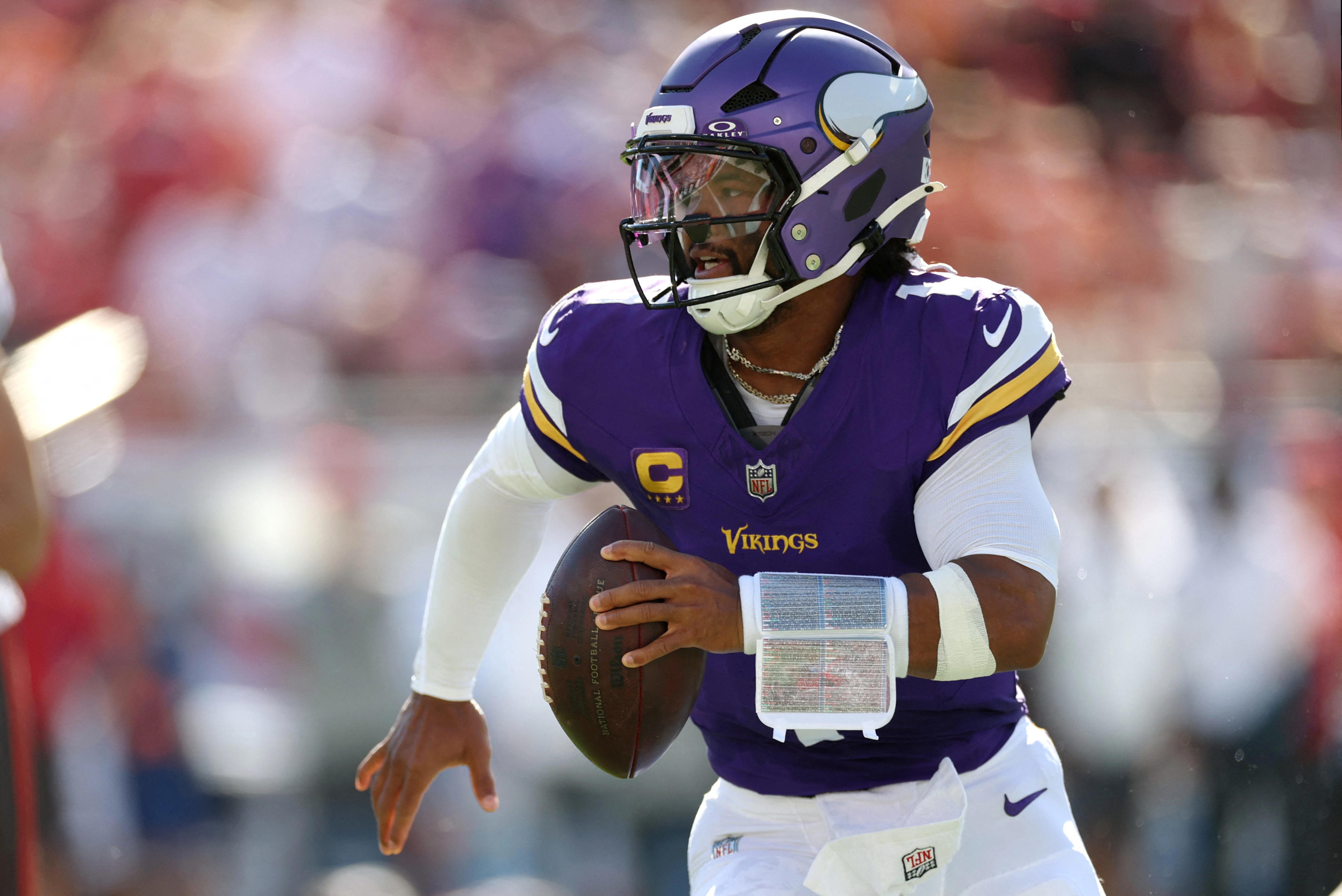 What channel is Vikings-Dolphins game today live? Streaming, NFL TV ...