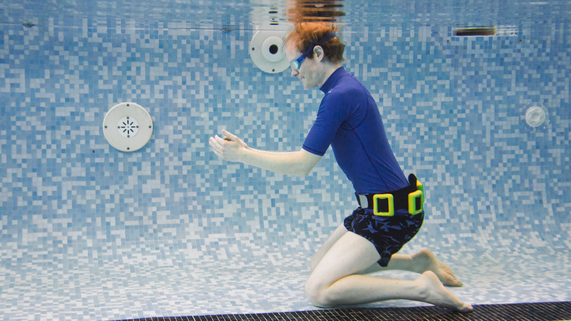 Meet the memory master who memorized 87 digits underwater to set a ...