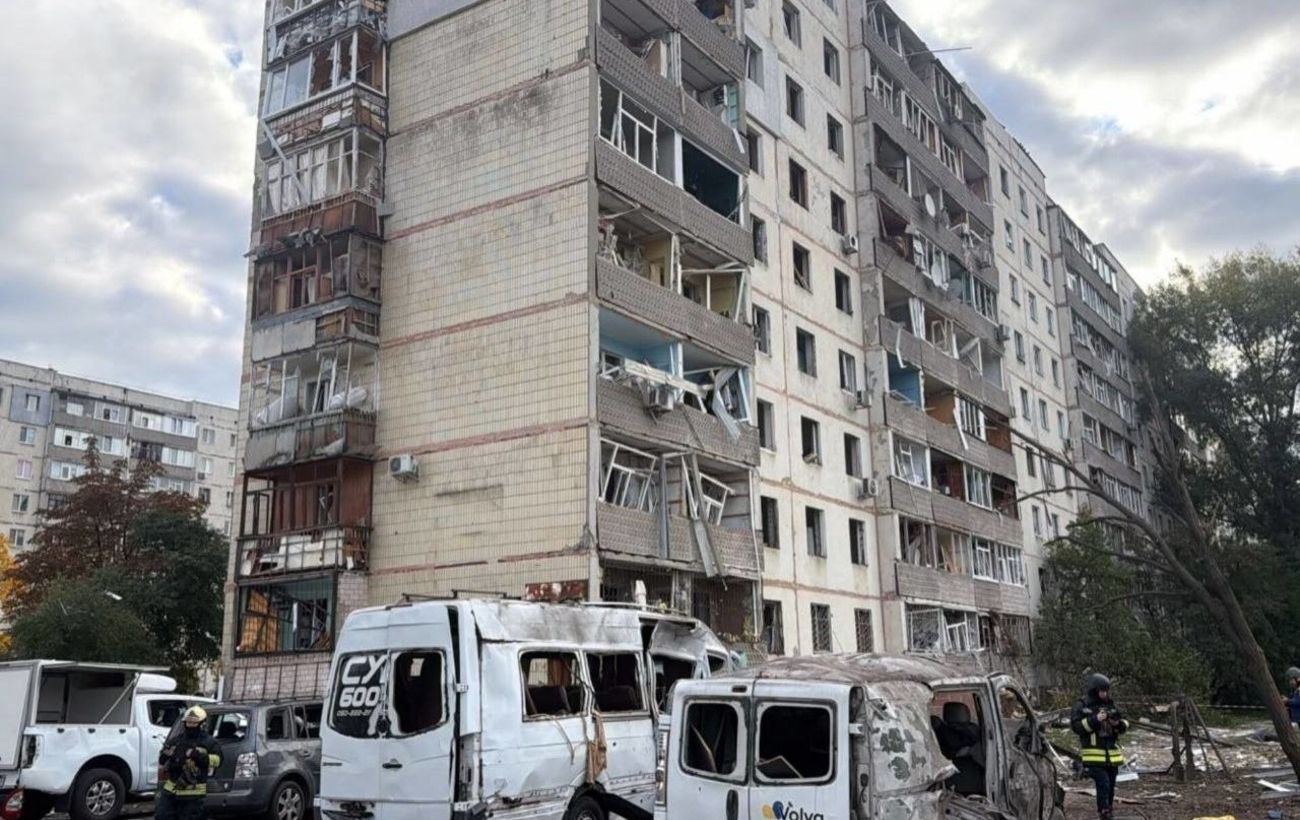 Russia bombs Ukraine's Sumy, damaging high-rise and injuring civilians