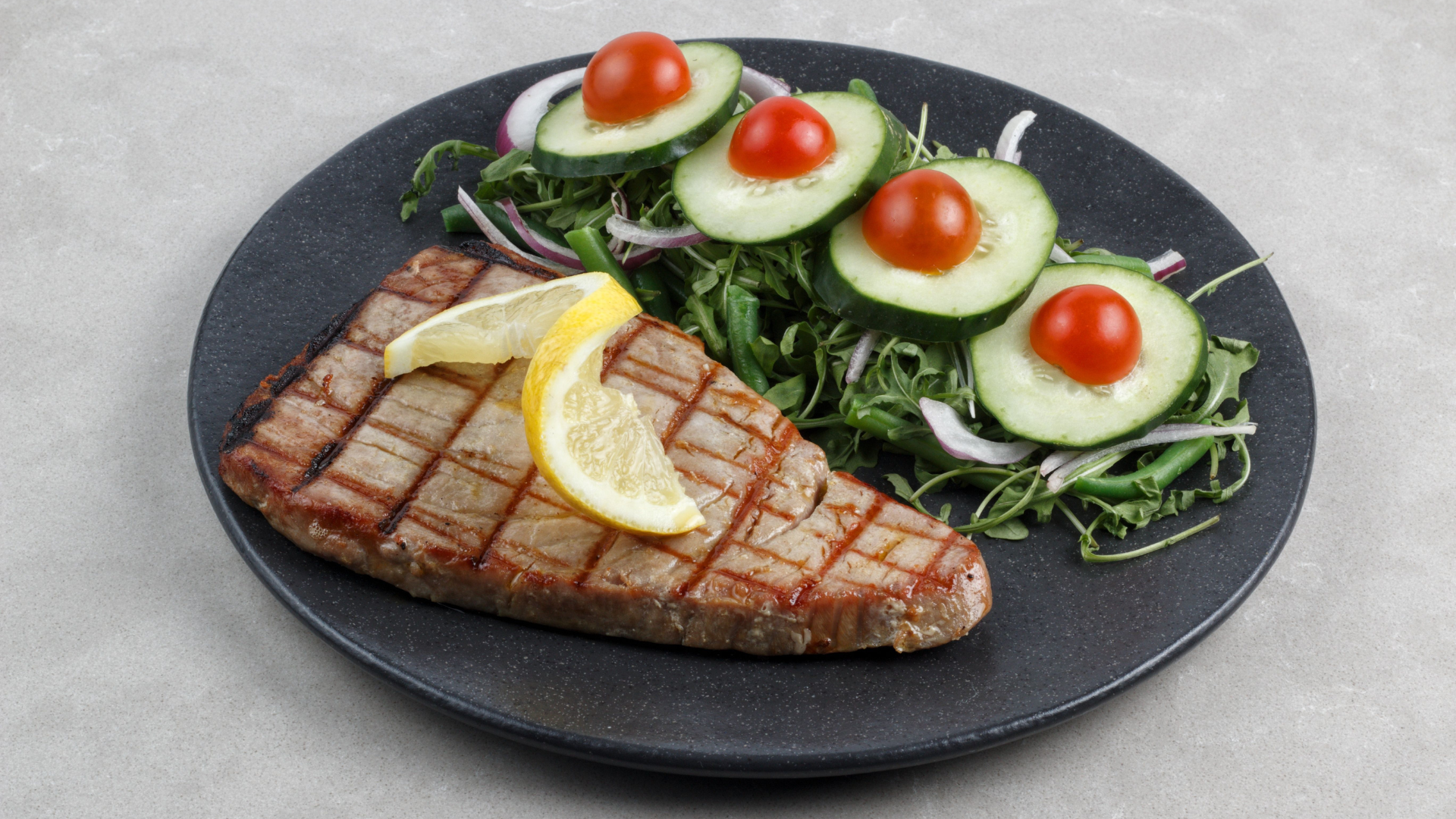 10 foods you eat every day that are actually poisonous