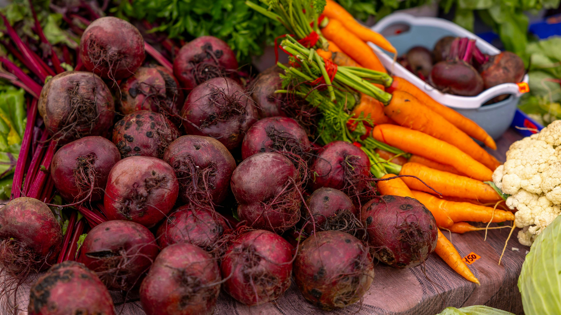 10 snacks that won't spike your blood sugar & 10 that definitely will