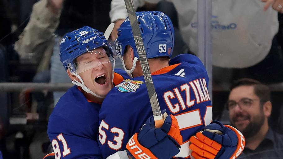 Everything goes right for NY Islanders in 6-0 home opener rout of NJ Devils