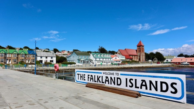 Malvinas: el plan de los isleños para prohibir el ingreso de argentinos