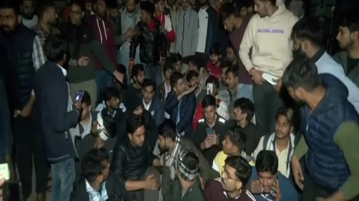 Slap gate: Cops use mild force to disperse Jaipur coaching academy ...