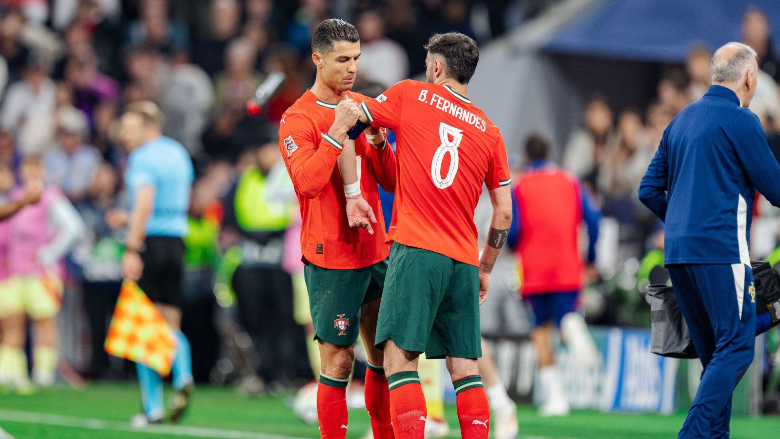 Ronaldo row: Fernandes defends Portugal's greatest symbol