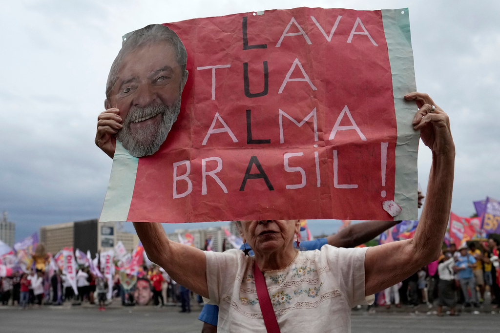 The latest: Brazilians vote in presidential election dominated by Lula ...