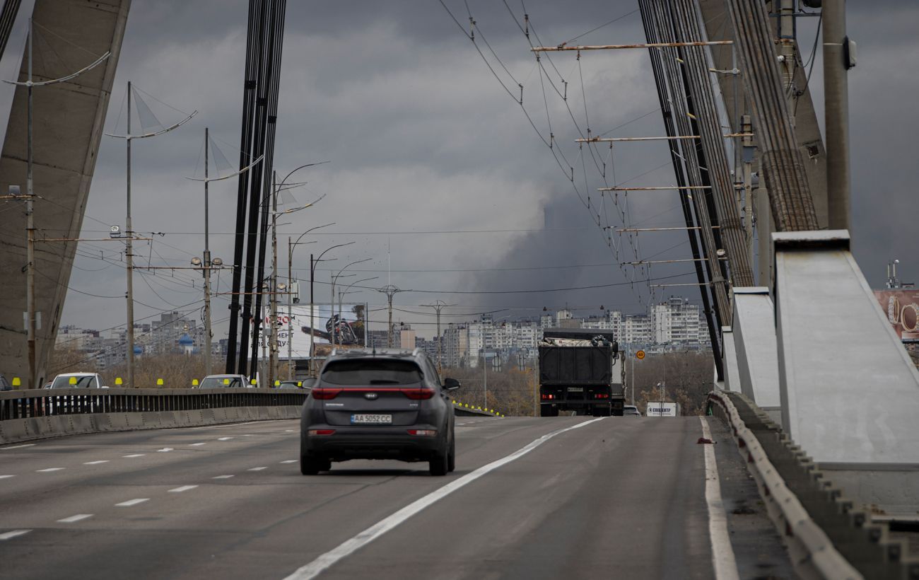 Russia strikes Kyiv's another major bridge again