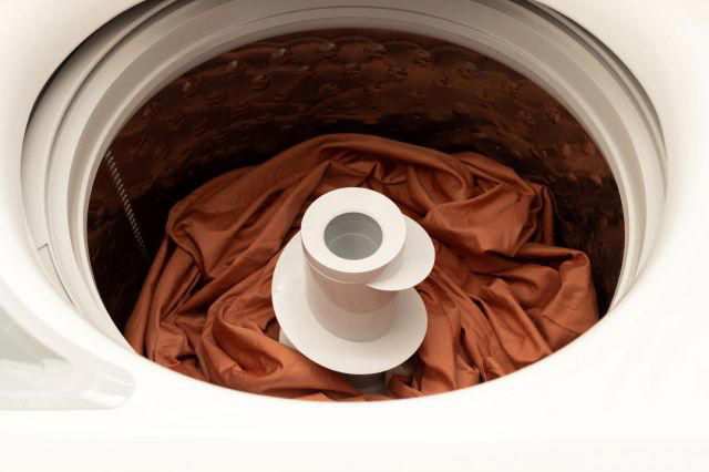 Repair pro shows 40-year-old GE washing machine with a design feature ...