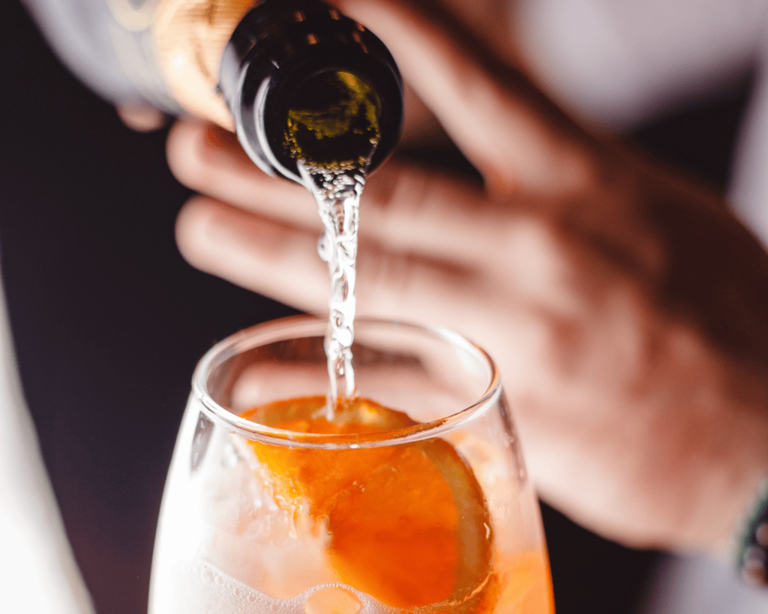 Krass! Der Aperol Spritz ist über 100 Jahre alt – so trank man ihn früher