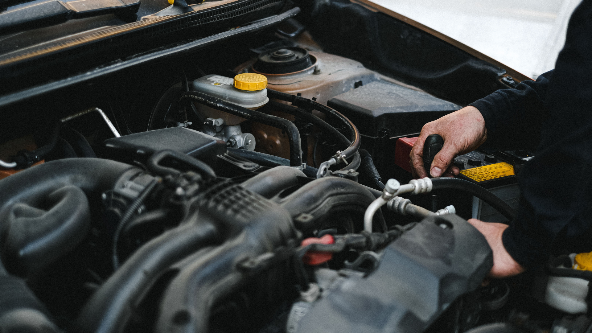 10 dashboard lights you can ignore briefly & 10 you never should