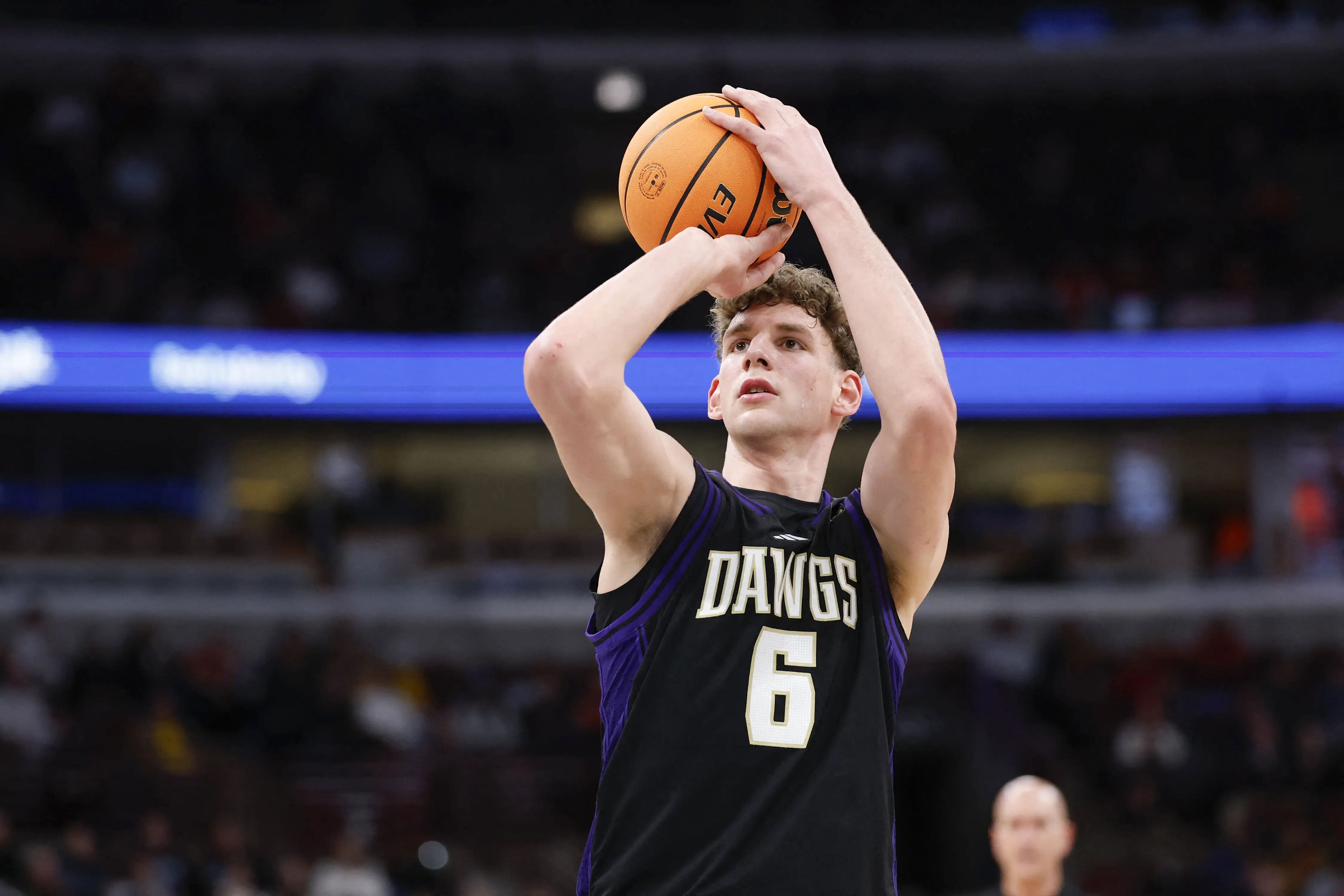 Hannes Steinbach might be the Hornets’ next surprise starter
