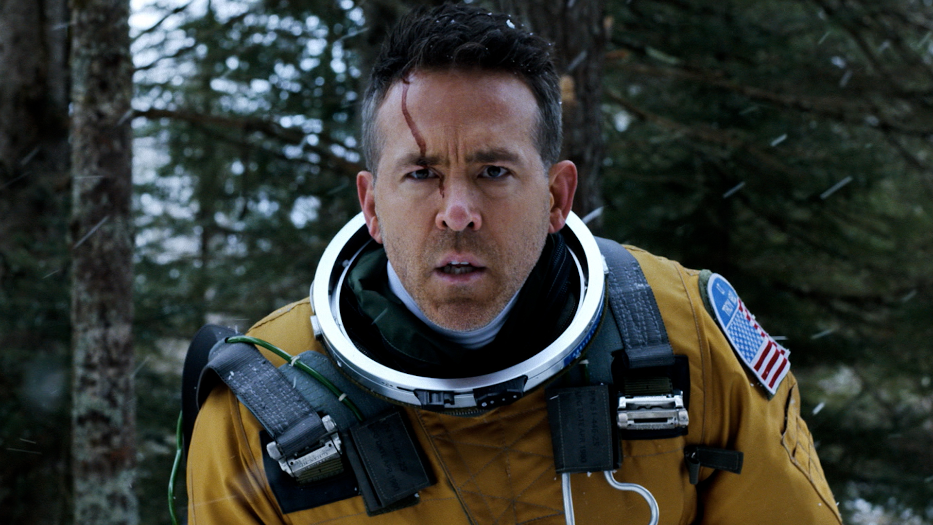 'Mayday' hé lộ cách một người Nga cuồng Mỹ đã cứu sống Ryan Reynolds
