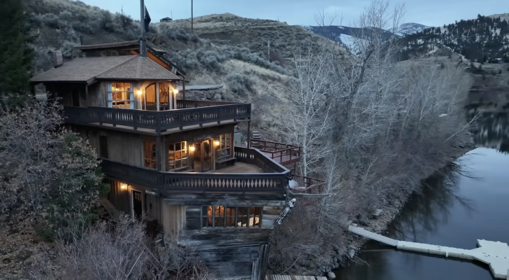 Pirate ship-themed house lists for $800,000 and comes with water ...