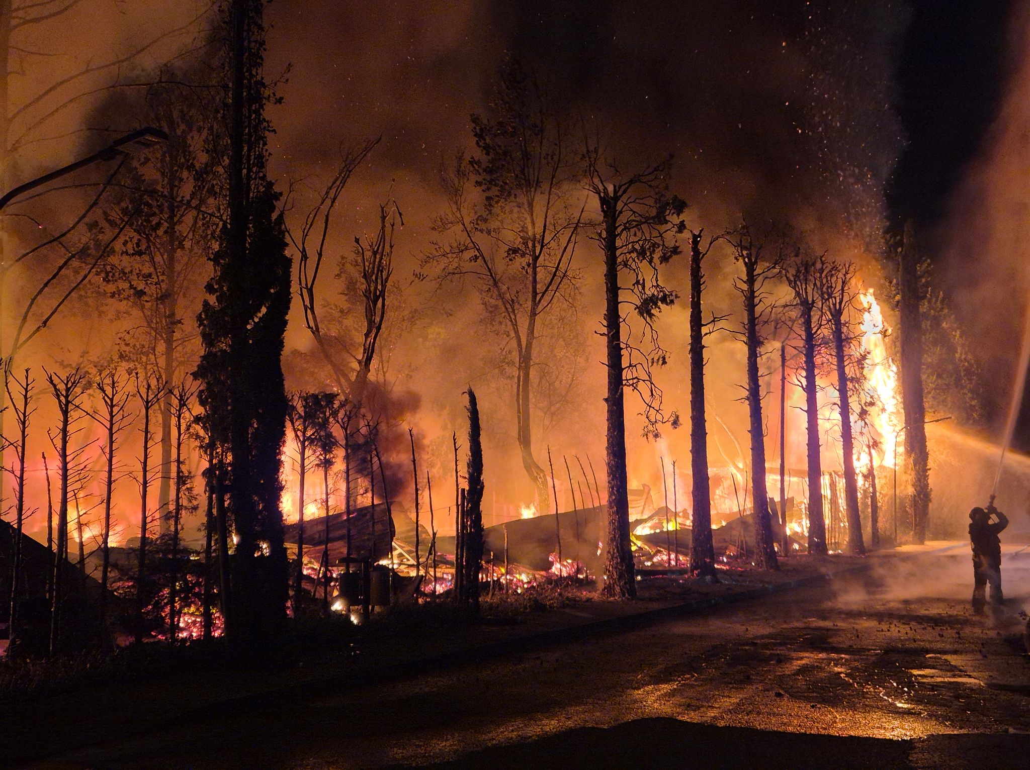 Fire at Italy's Lake Garda campsite leaves several injured