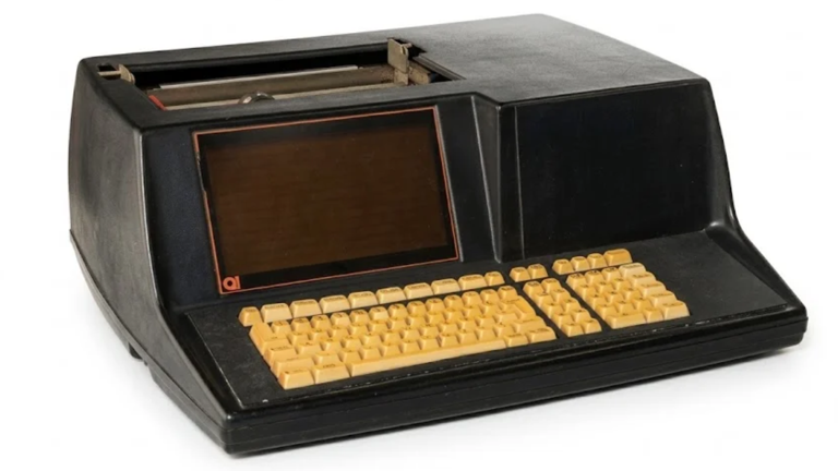 World's first desktop computer found in London house clearance; 1972 ...