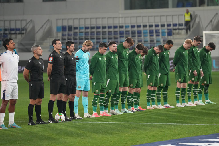 Ireland soccer players again wear black armbands and refuse handshakes ...