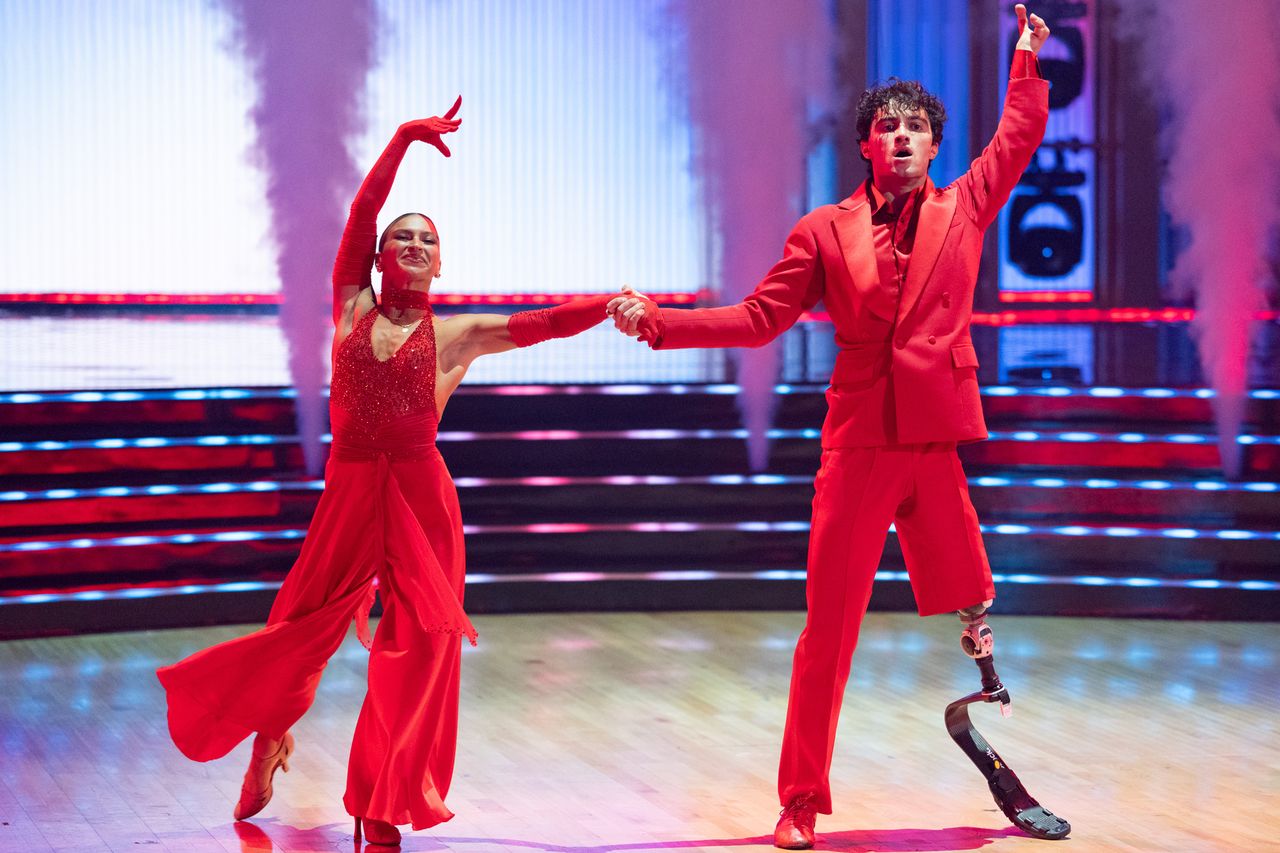 Ezra Frech says support from former DWTS contestant, Paralympian Amy ...