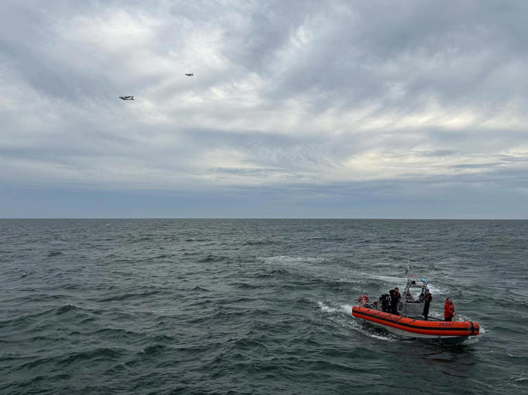 In the news today: jet search ends, Quebec votes, MPs return, daylight ...