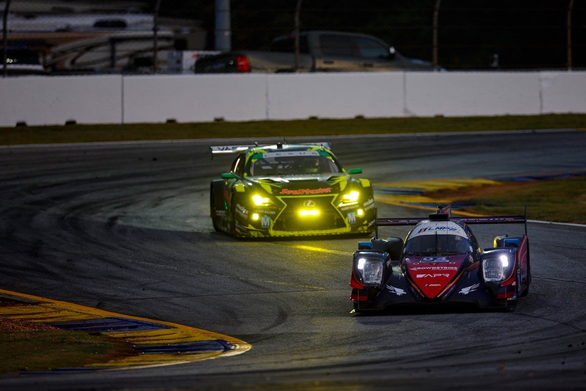 Slick-tire gamble helps CrowdStrike seal Petit Le Mans win and IMSA ...