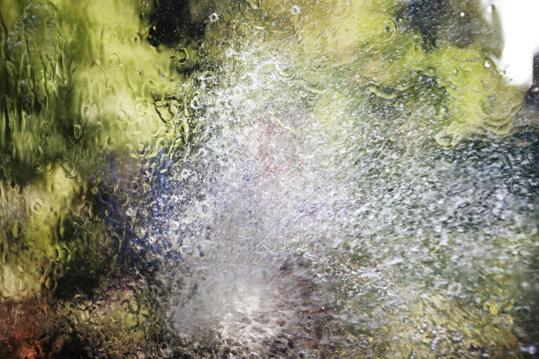 How to clean your outside windows this fall for a streak-free shine