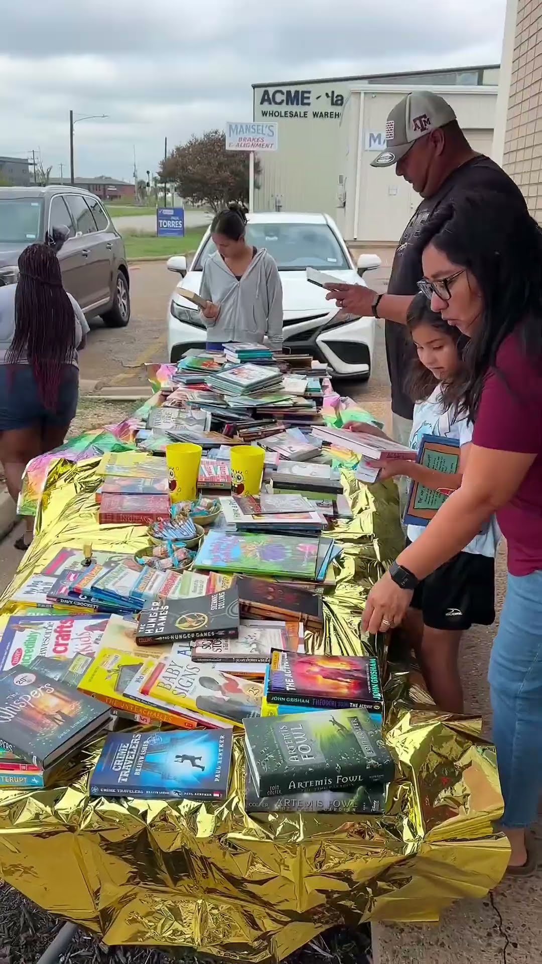 SpongeBob little free library grand opening!