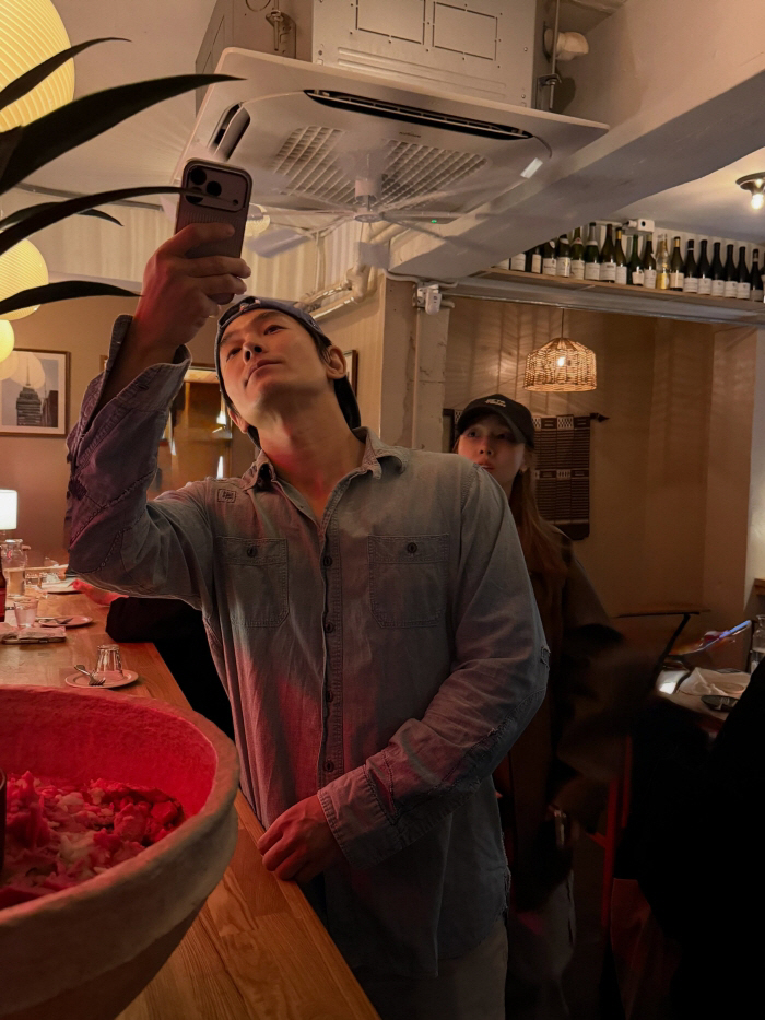 On Joo-wan goes public with Lovestagram one year after marrying Bang ...