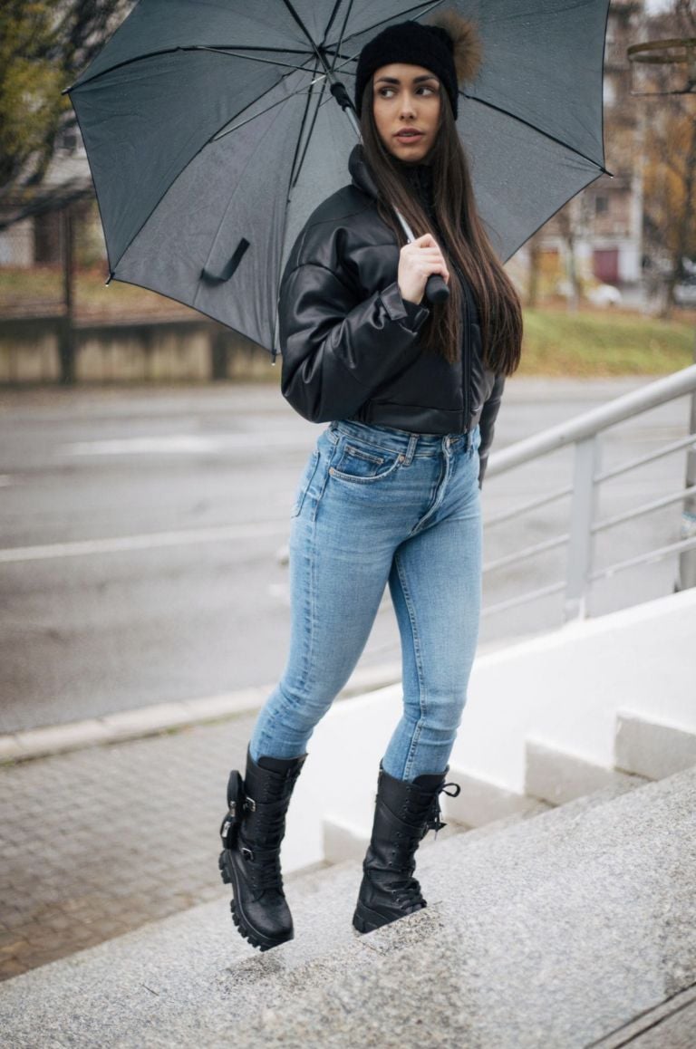Outfits para días lluviosos: 10 ideas para verte con estilo sin mojarte