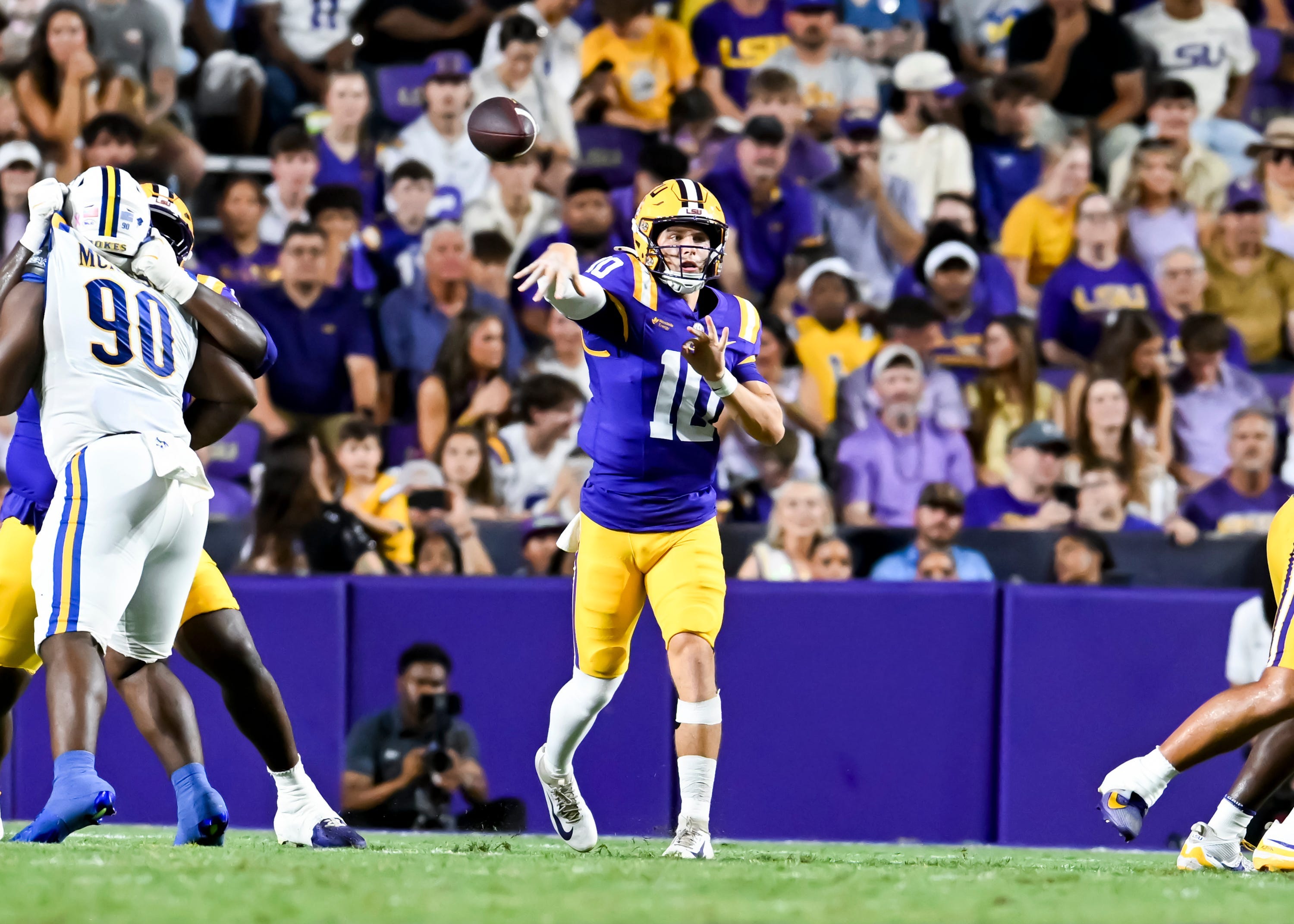 LSU football vs. Kentucky: Comparing Sam Leavitt to Kenny Minchey