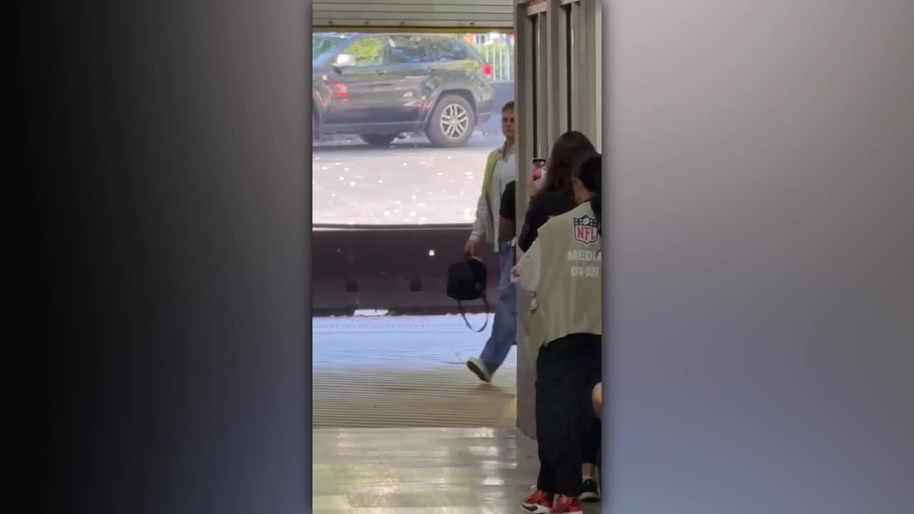 Joe Burrow arrives in style ahead of matchup against Jacksonville Jaguars
