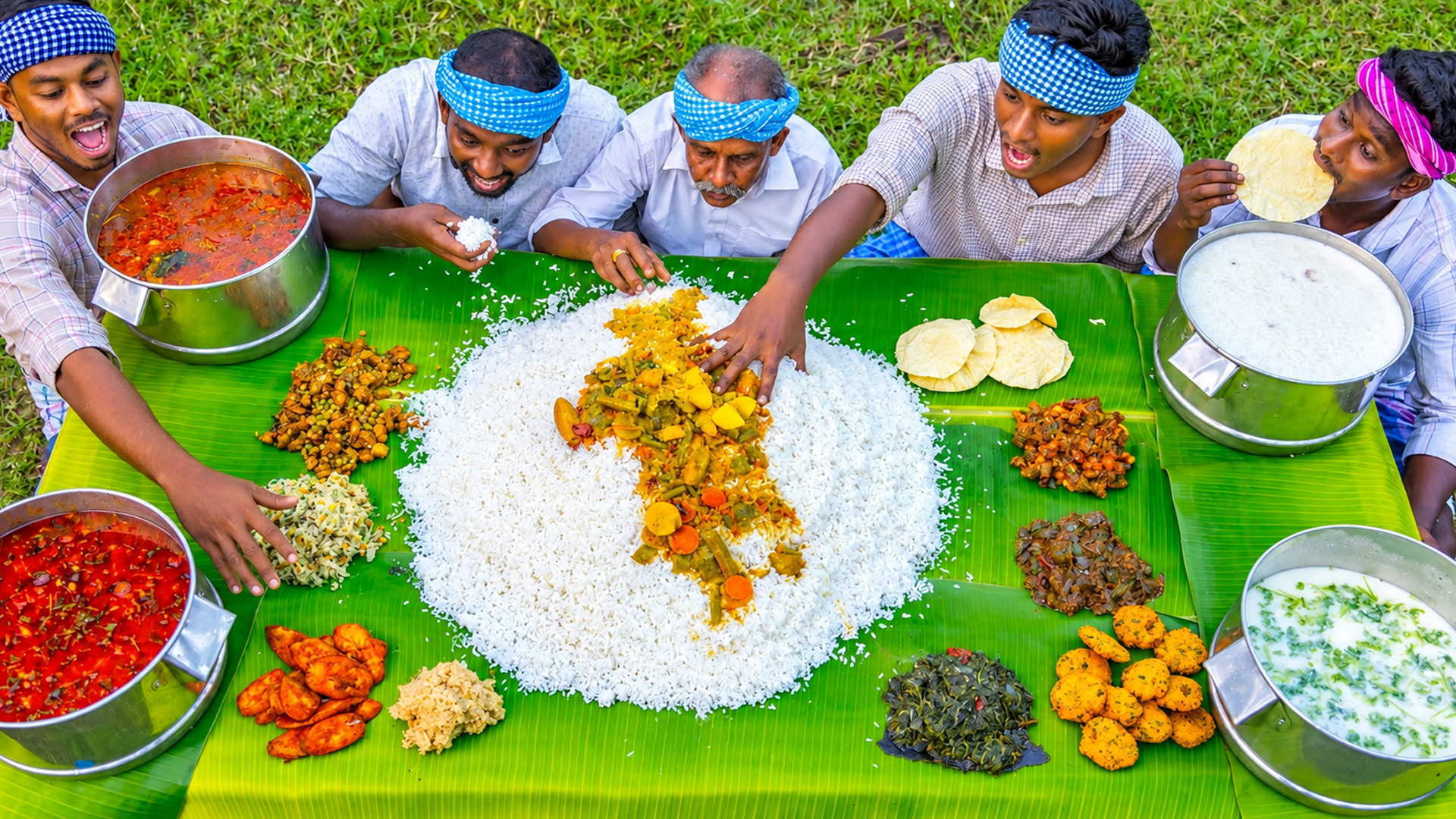 Village chef prepared huge South Indian veg thali with fifteen ...