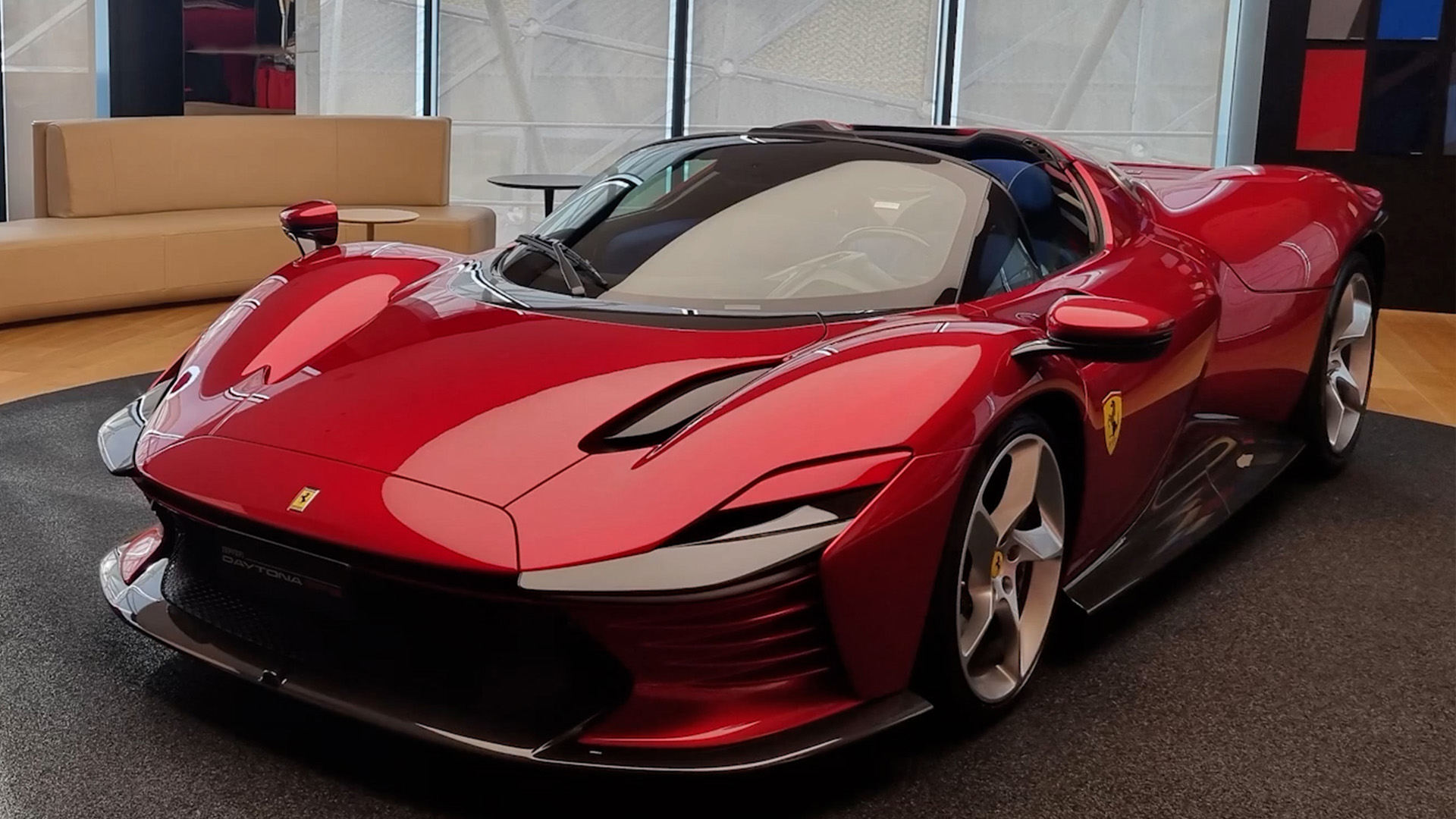 Ferrari Daytona SP3 reveals a deep red dream specification