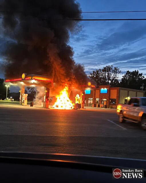 Lamborghini crashes into two cars, gas pump before catching fire at ...