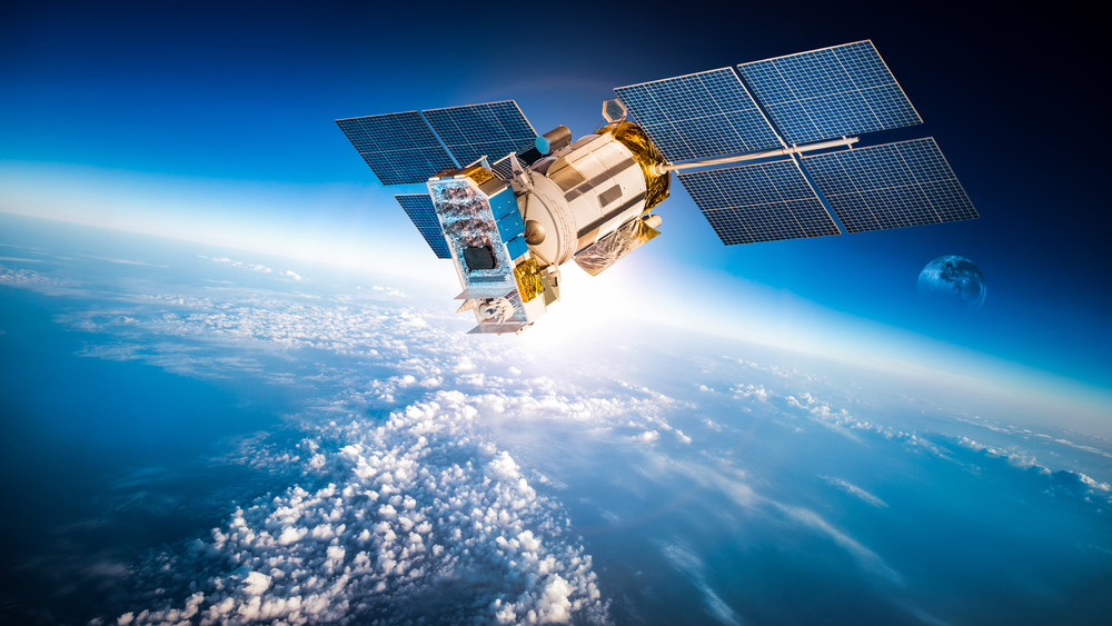 Pentagon backs ambitious plan to beam solar power from space