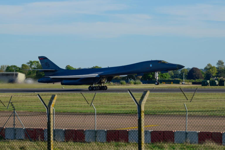 US yanks all B-1 bombers from UK base targeted in foiled terror plot