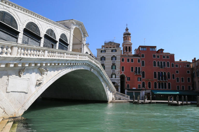 EU 18-year-olds to get free travel pass to discover Europe by train