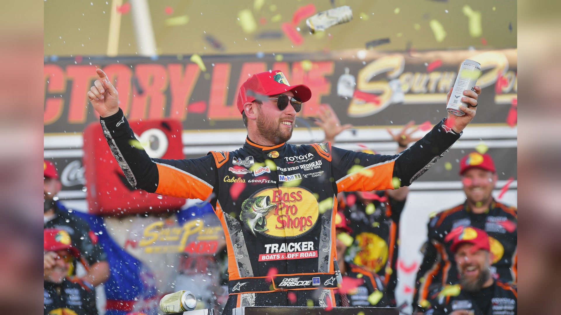 Chase Briscoe holds off Kyle Larson to win the South Point 400 at Las Vegas