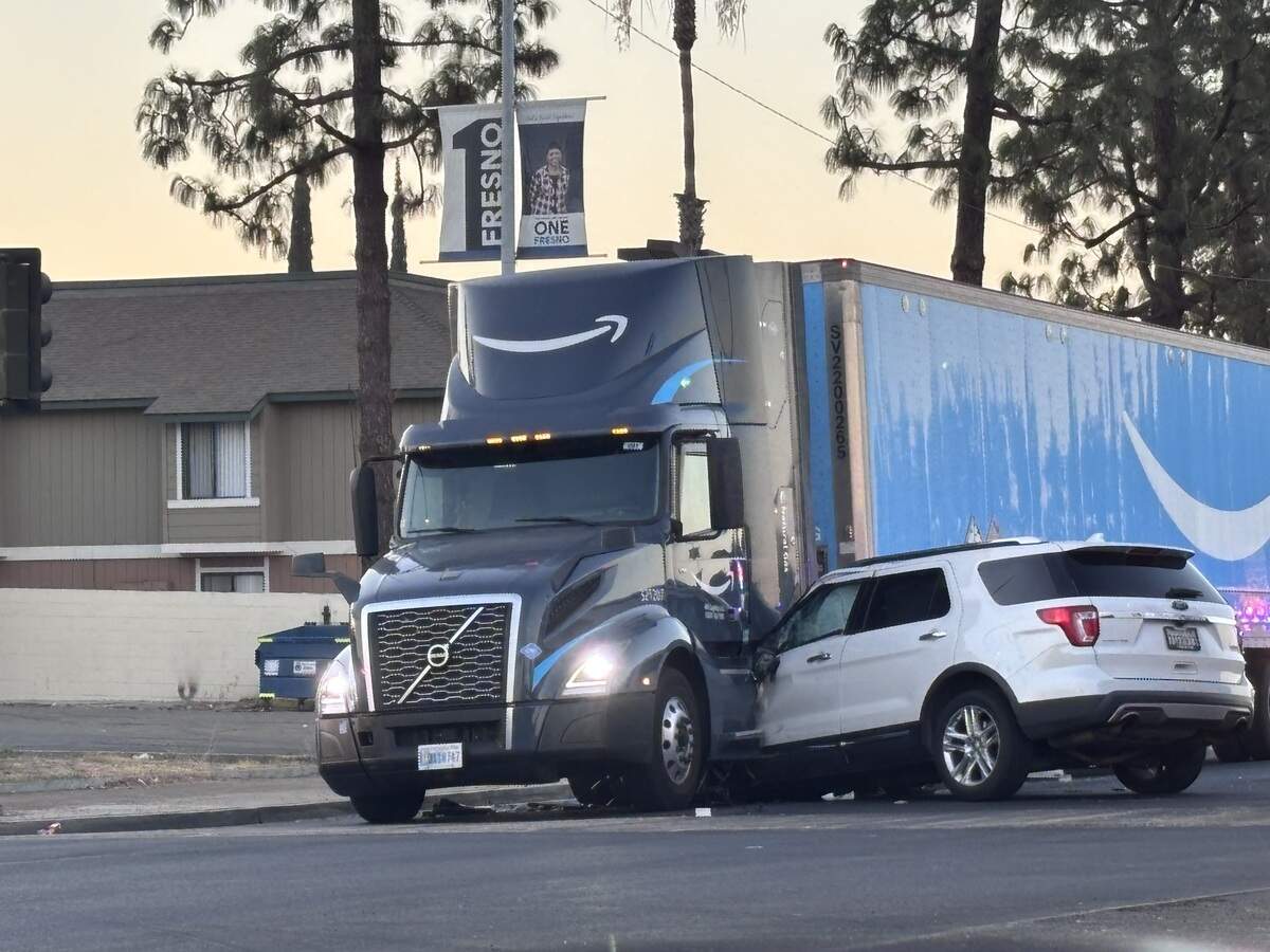 SUV collides with Amazon semi, driver flees scene in Fresno, police say