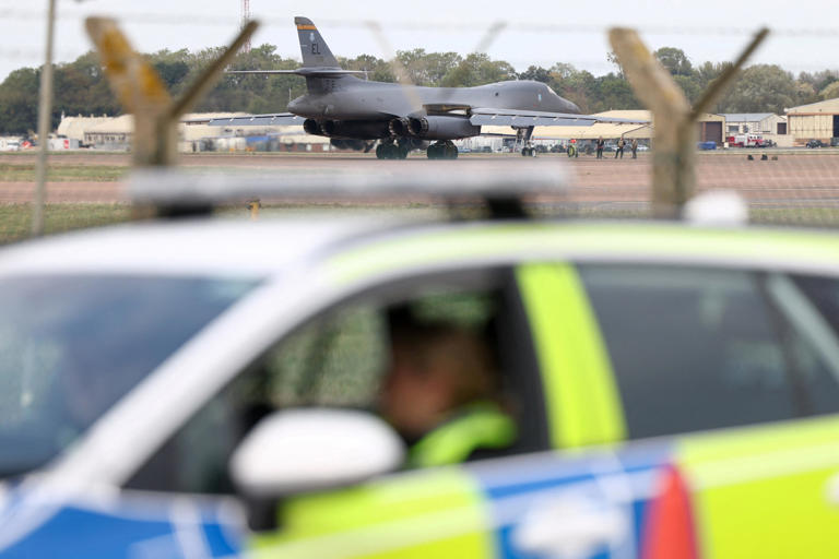 US removes B-1 bombers from UK base amid security concerns