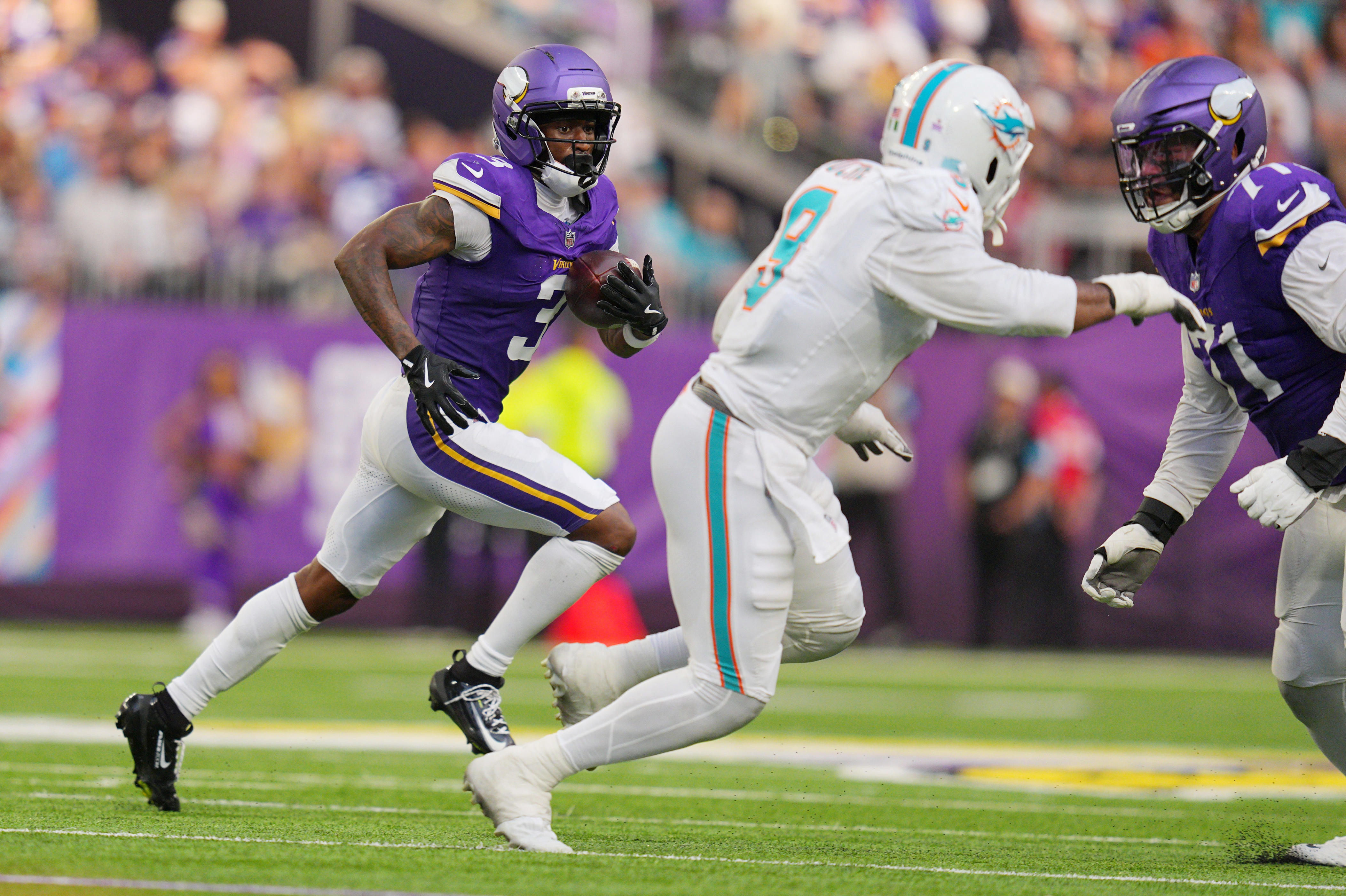 Jordan Addison finishes with 52 yards