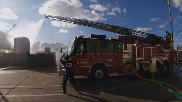 Firefighters battle fire outside Saint Paul commercial building