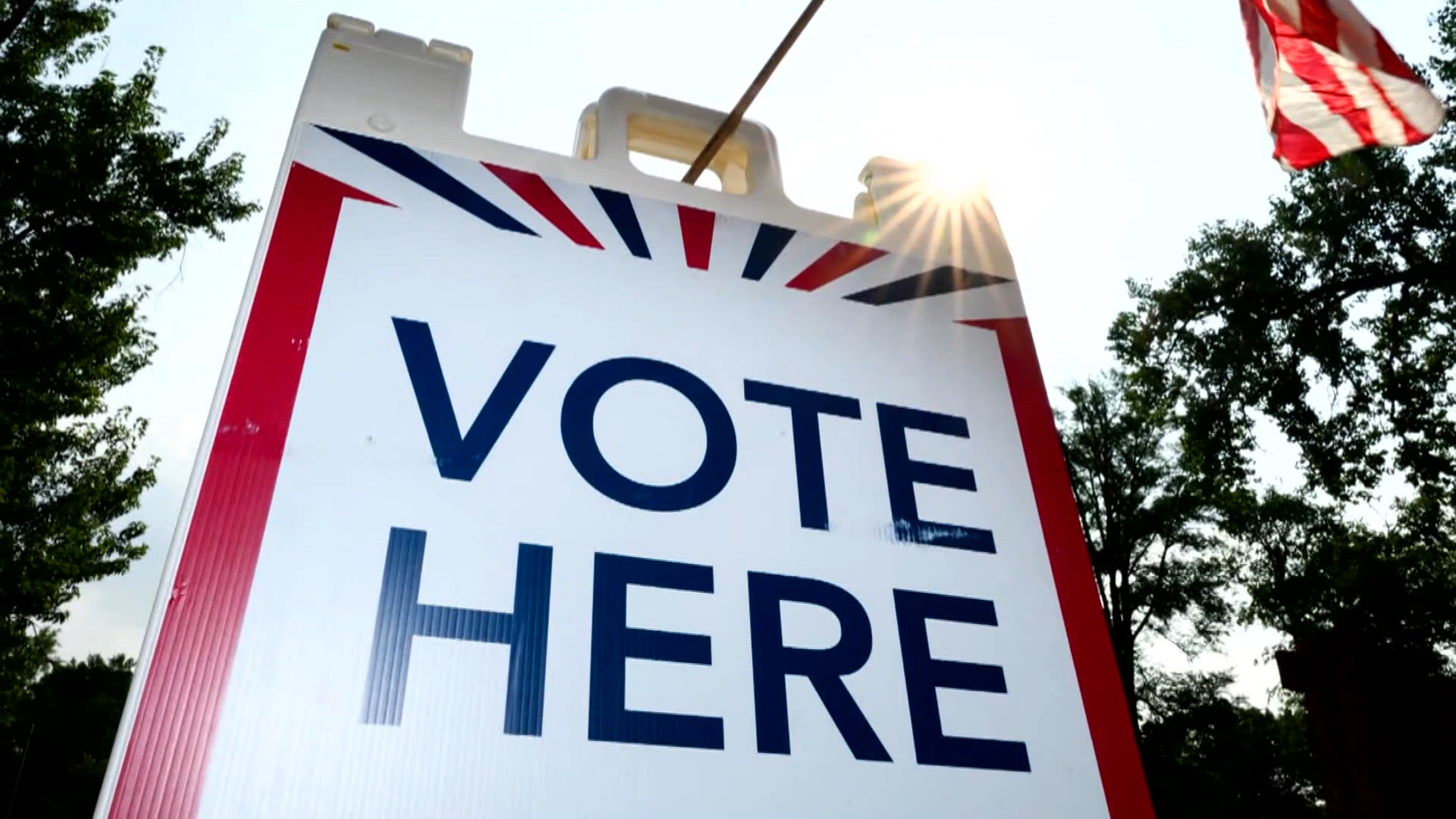 Trump campaigns for GOP as new poll shows Democrats poised to take ...