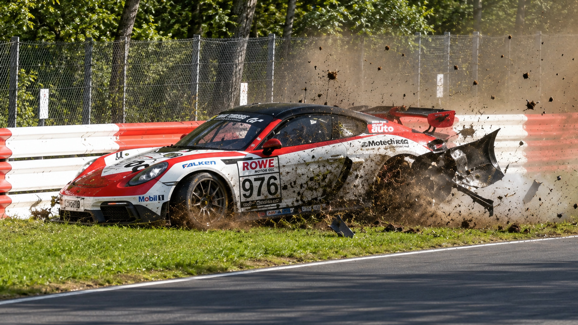 La gara NLS si trasforma all'improvviso in un maxi incidente al Nürburgring